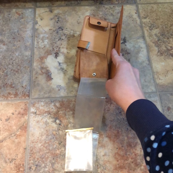 Beautifully Floral Tooled Vintaged Leather Wallet - Picture 6 of 13